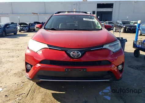2017 Toyota Rav4 Xle z USA, uszkodzony, nr VIN JTMRFREV6HJ132023